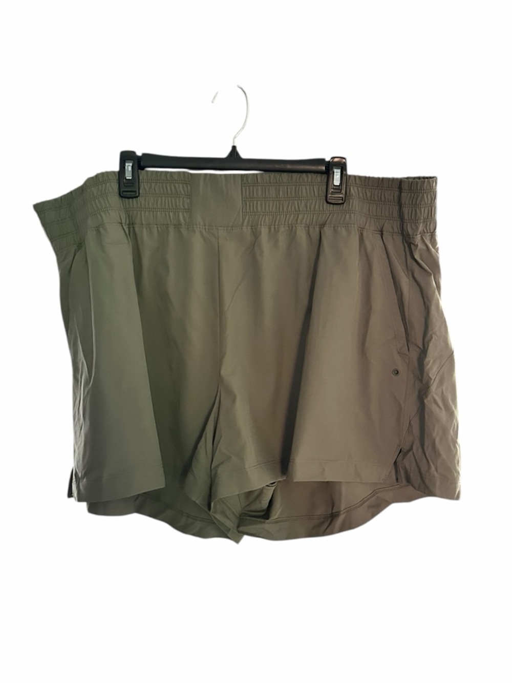 Old Navy Woman’s High-Waisted StretchTech Shorts Size XXL - 4-inch inseam Olive